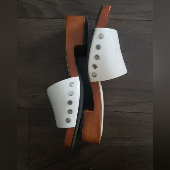 Oak + Fort Wooden Clogs Sandals - Picture 7 of 10